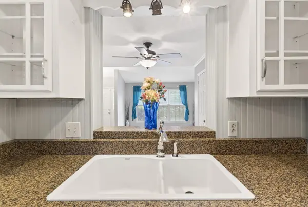 4001 Anderson Rd #B129, Nashville, TN 37217