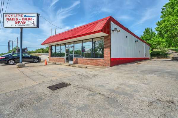 2702 Dickerson Pike, Nashville, TN 37207