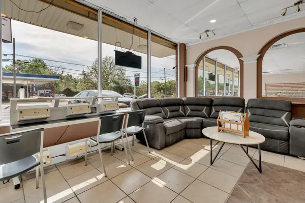 2702 Dickerson Pike, Nashville, TN 37207