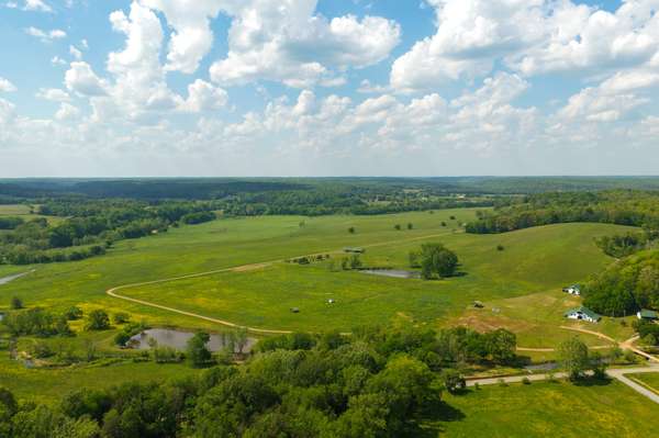 6415 Pinewood Rd, Nunnelly, TN 37137
