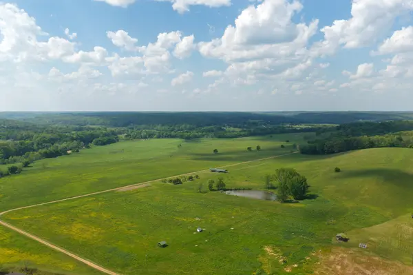 6415 Pinewood Rd, Nunnelly, TN 37137