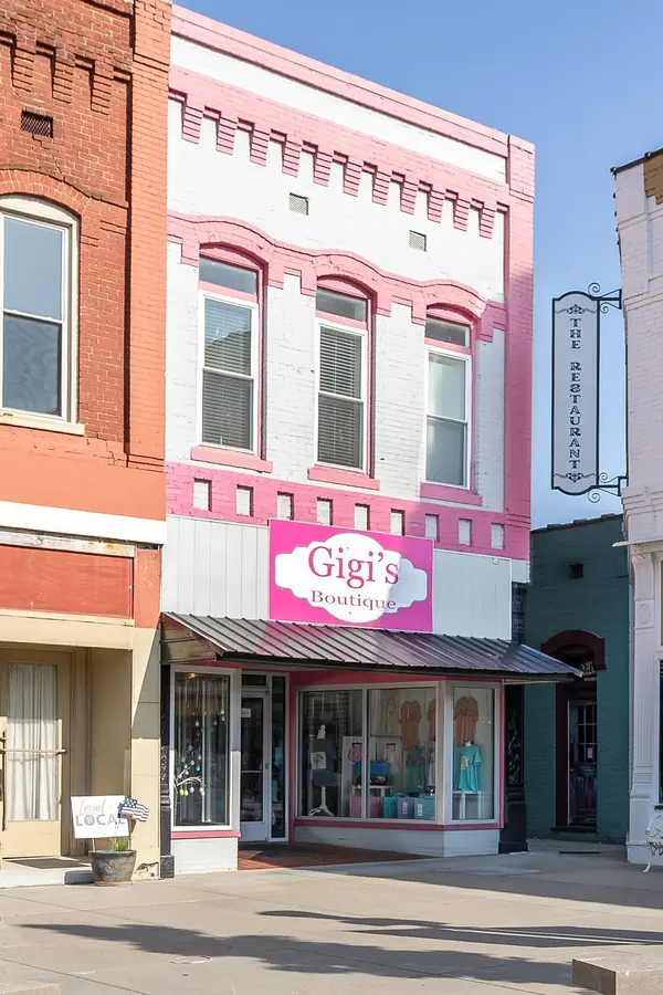 42 Public Sq, Lawrenceburg, TN 38464