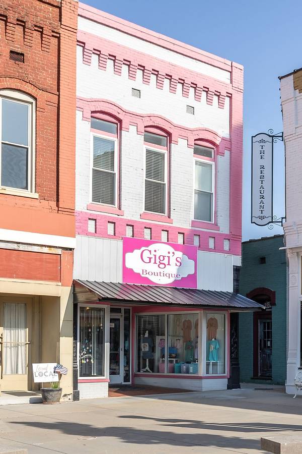 42 Public Sq, Lawrenceburg, TN 38464