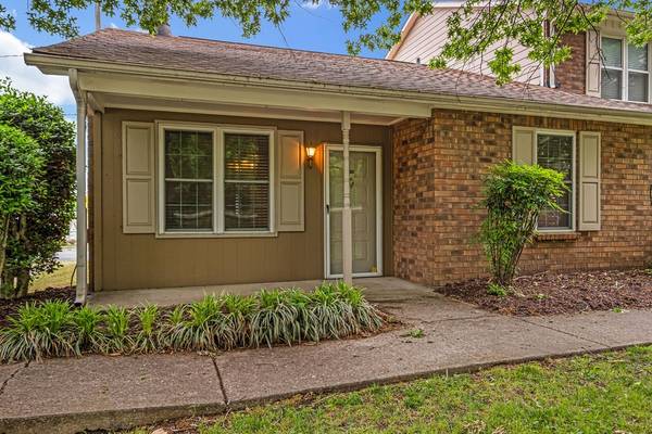 430 Walton Ferry Rd #1700, Hendersonville, TN 37075