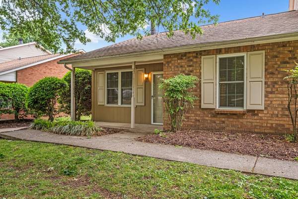 430 Walton Ferry Rd #1700, Hendersonville, TN 37075