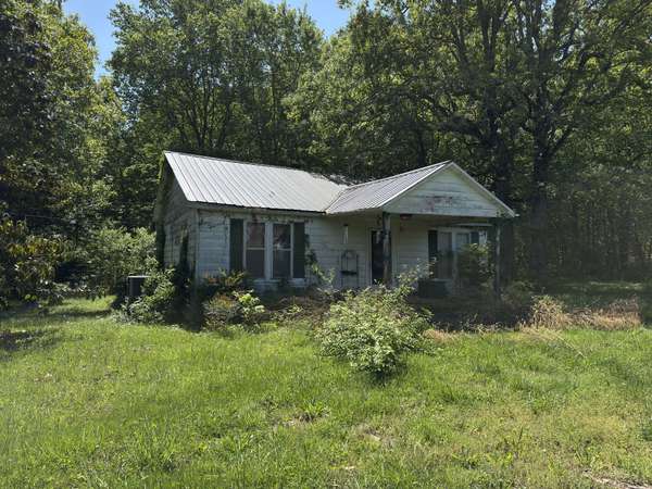 5312 Bluff Springs Rd, Mcminnville, TN 37110