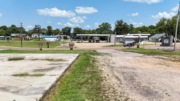 665 WATER ST, Savannah, TN 38372