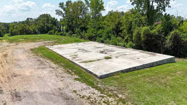 665 WATER ST, Savannah, TN 38372