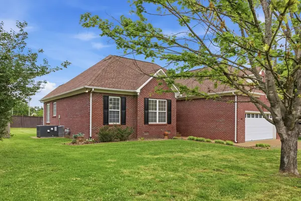 105 Green Tree Ct, Columbia, TN 38401