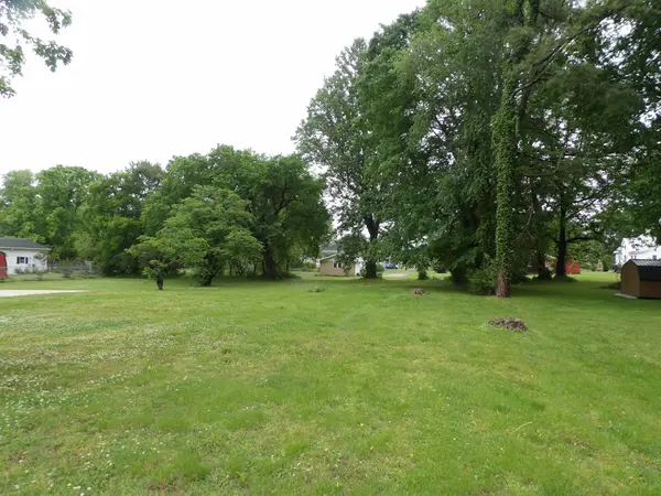 203 Carroll Ave, Waverly, TN 37185