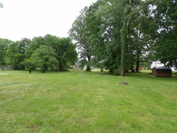203 Carroll Ave, Waverly, TN 37185