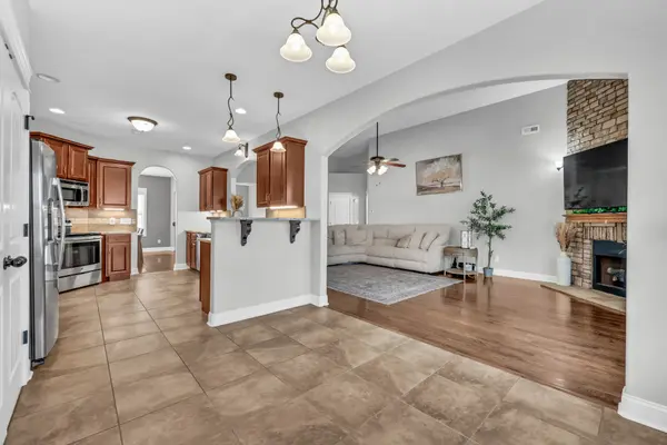 1729 Double R Blvd, Clarksville, TN 37042