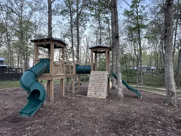 44 Dwellings Drive, Tracy City, TN 37387