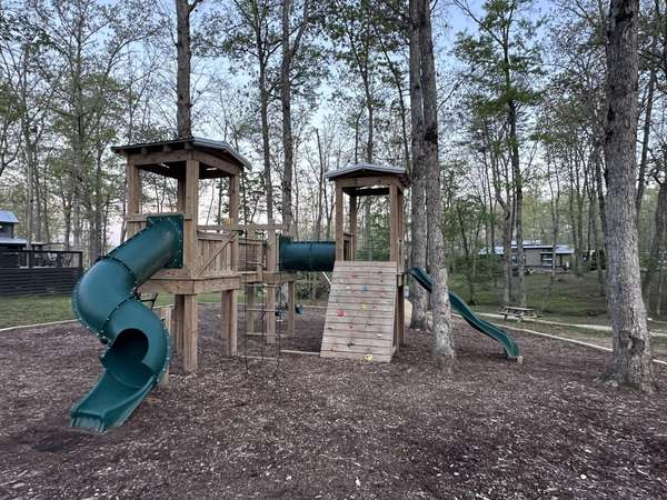 44 Dwellings Drive, Tracy City, TN 37387