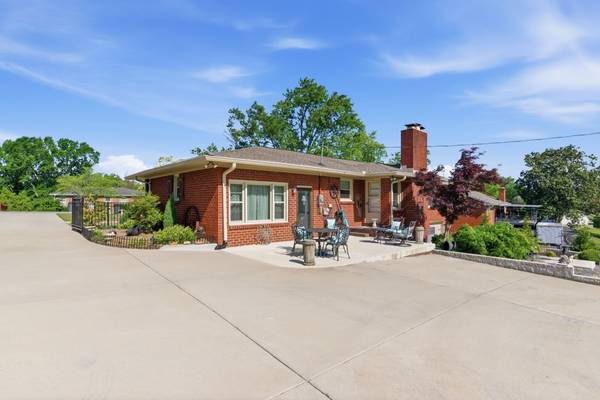 210 S Sequoia Dr, Springfield, TN 37172