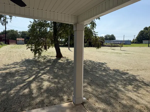 242 Arkansas Ave, Oak Grove, KY 42262