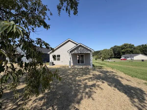 242 Arkansas Ave, Oak Grove, KY 42262
