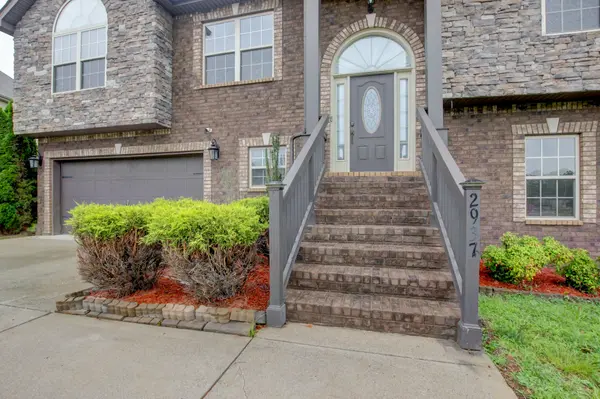 2937 McManus Cir, Clarksville, TN 37042