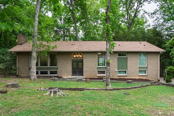 123 Trail East Drive, Hendersonville, TN 37075