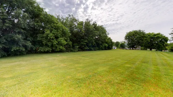 2811 Highway 31 #W, White House, TN 37188