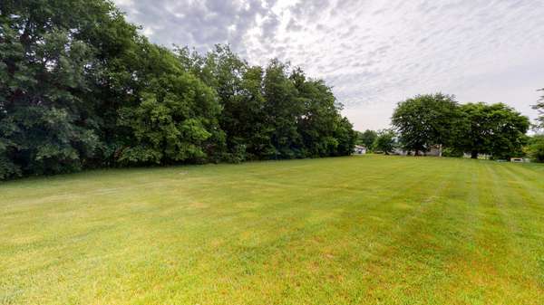 2811 Highway 31 #W, White House, TN 37188
