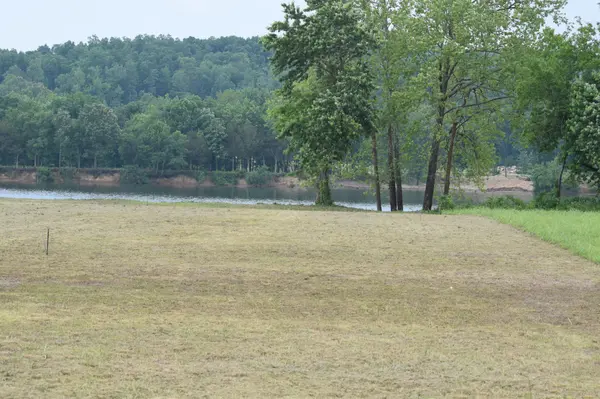 279 Hardin Bottom River Road, Clifton, TN 38425