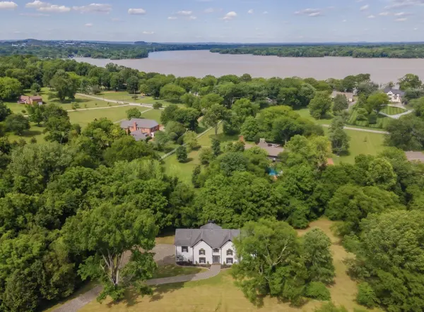 527 Cumberland Hills Dr, Hendersonville, TN 37075