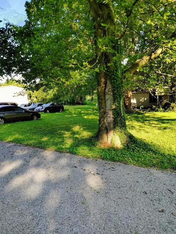 6760 Newstead Rd, Hopkinsville, KY 42240