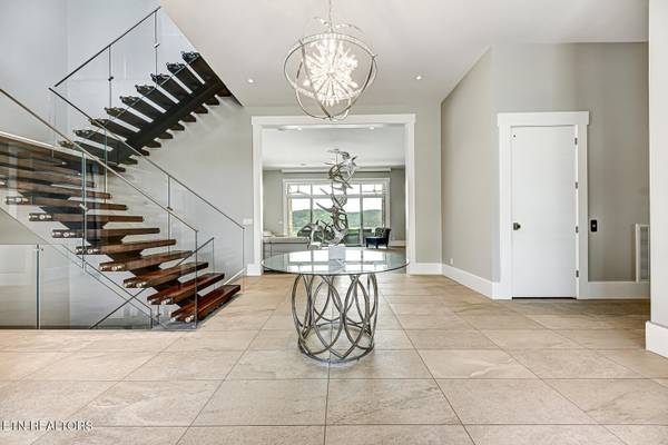 201 Crown Jewel Lane, La Follette, TN 37766