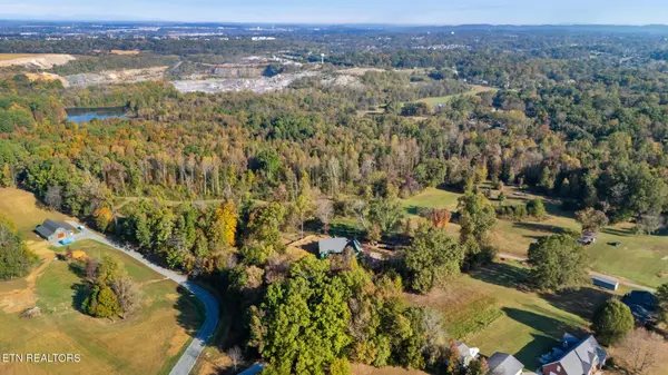 209 Ridge Rd, Maryville, TN 37803