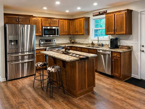 225 Antler Dr, Smithville, TN 37166