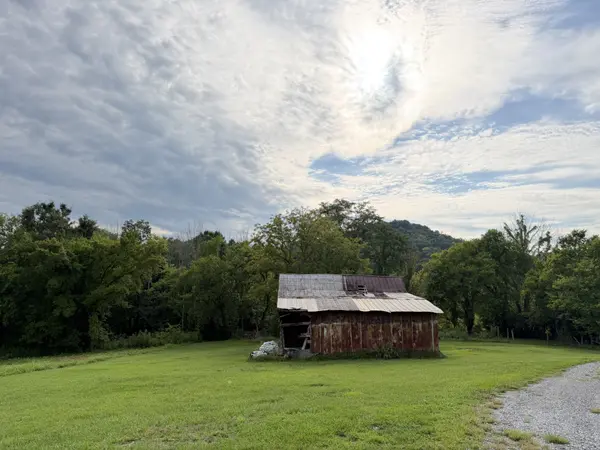 2370 Patton Hollow Rd, Watertown, TN 37184