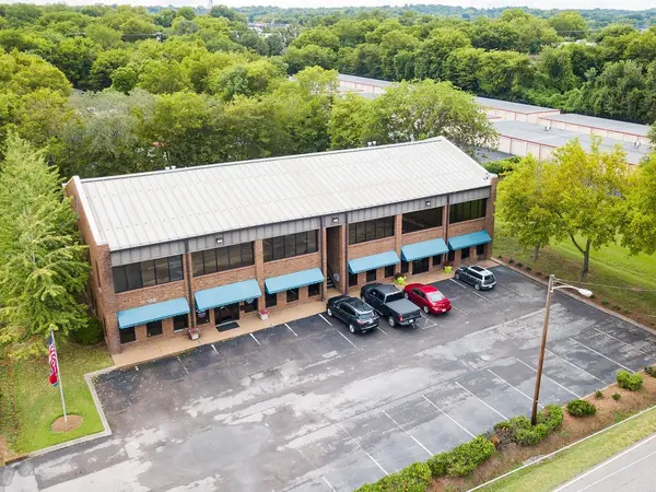 136 Walton Ferry Rd, Hendersonville, TN 37075