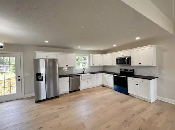 329 Fairview Dr, Hopkinsville, KY 42240