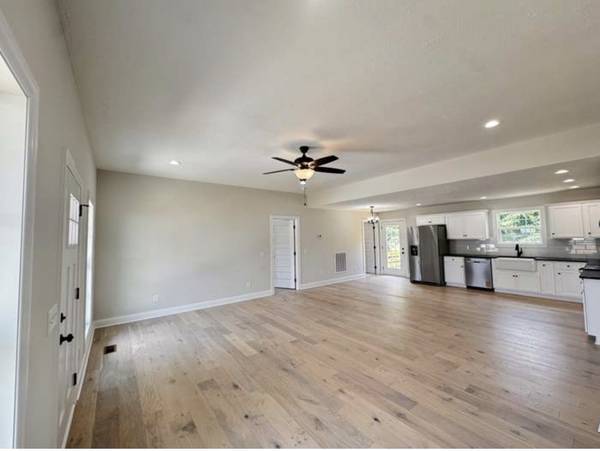 329 Fairview Dr, Hopkinsville, KY 42240