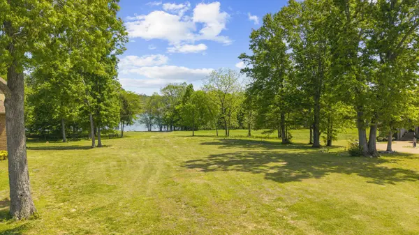 1004 Stonebrook Cv, Lebanon, TN 37087
