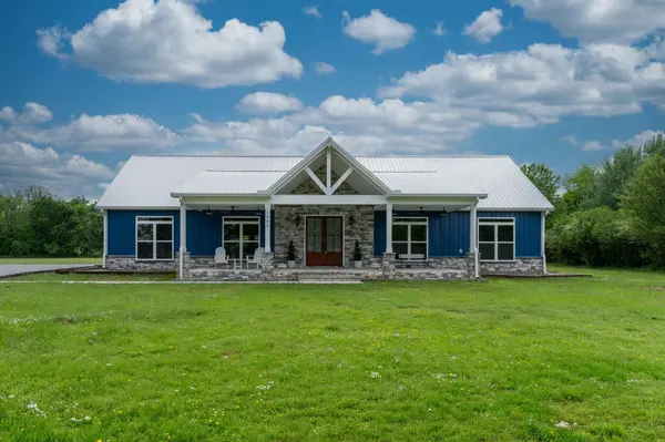 1801 Twin Caves Dr, Lewisburg, TN 37091