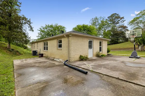 514 College Ave #E, Carthage, TN 37030