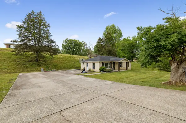 514 College Ave #E, Carthage, TN 37030