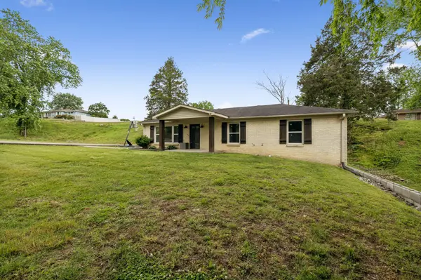 514 College Ave #E, Carthage, TN 37030