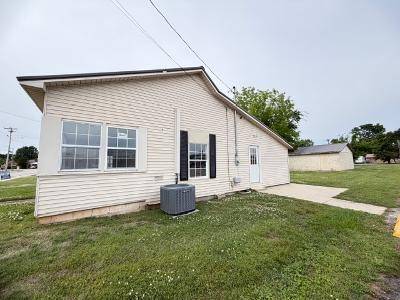 102 Hodges St #N, Cowan, TN 37318