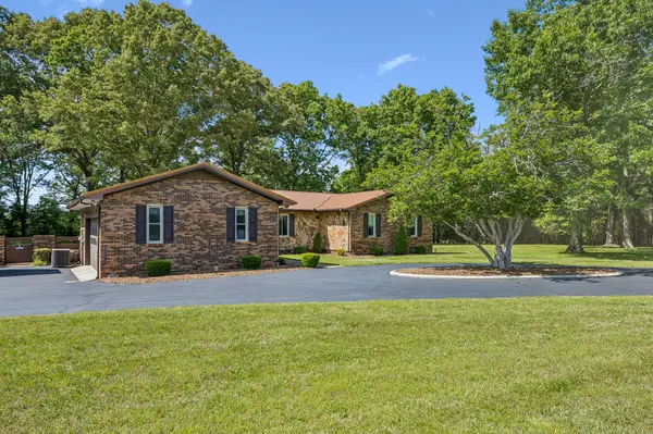 755 Utsi Rd, Estill Springs, TN 37330