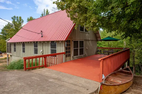 4428 Deer Creek Rd, Linden, TN 37096