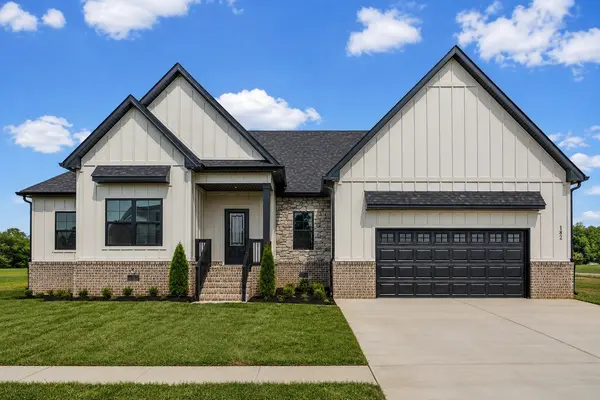 182 Harvest Moon Ct, Clarksville, TN 37043