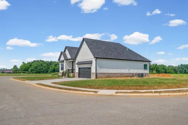 182 Harvest Moon Ct, Clarksville, TN 37043