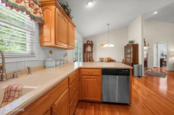 957 Stonecrest Loop, Crossville, TN 38571