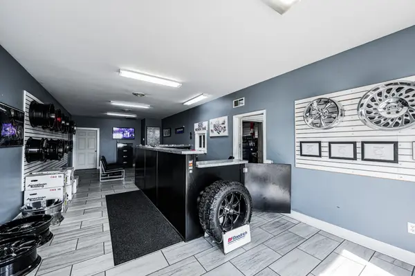 2201 W Everly Brothers Blvd, Powderly, KY 42367