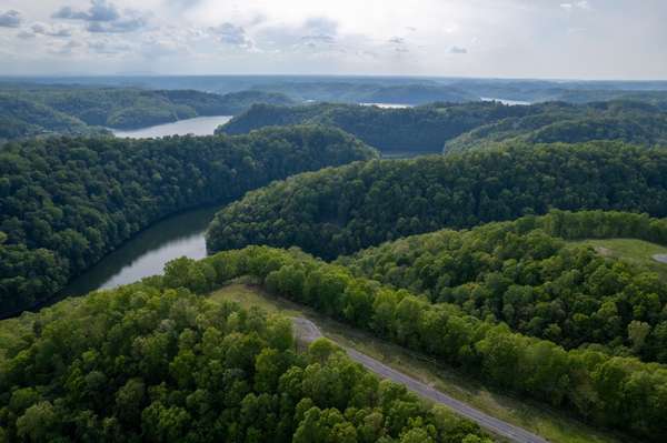 343536 Eli Ln, Baxter, TN 38544