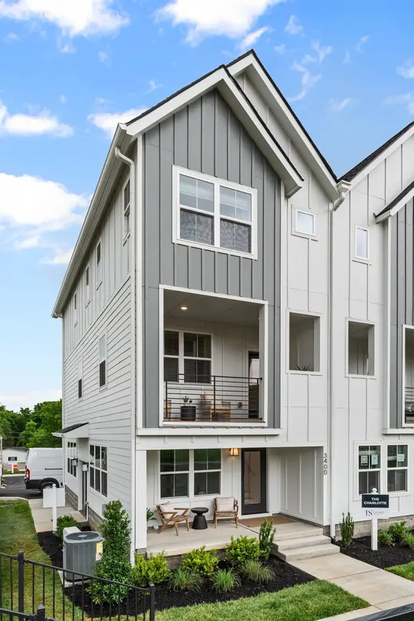 125 Hart Ln, Nashville, TN 37207
