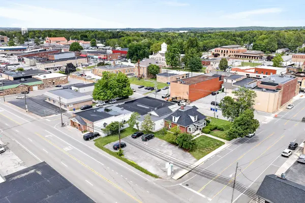 58 W First St, Crossville, TN 38555